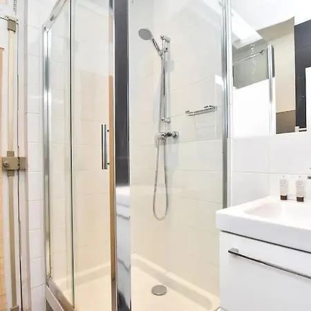 Goodguest-appartement Design Et Cosy Batignolles Appartamento